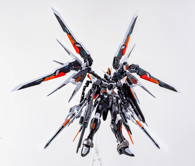 #年の瀬に渾身のプラモ晒すのでフォローしてください
やりたいこと全部やったった
オリジナル機体😆 
