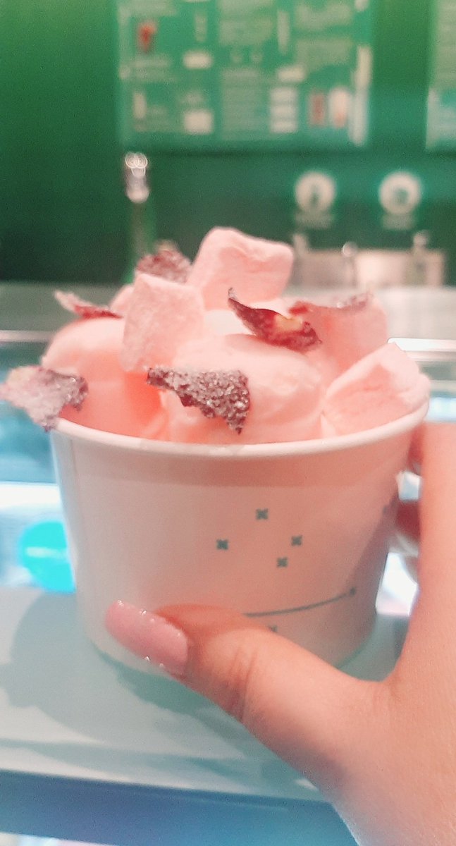 betymk's tweet photo. Hermoso y deliciosooo ¡!
#LemonadeRose
@gelatoscopio https://t.co/iOF3GwxpfQ