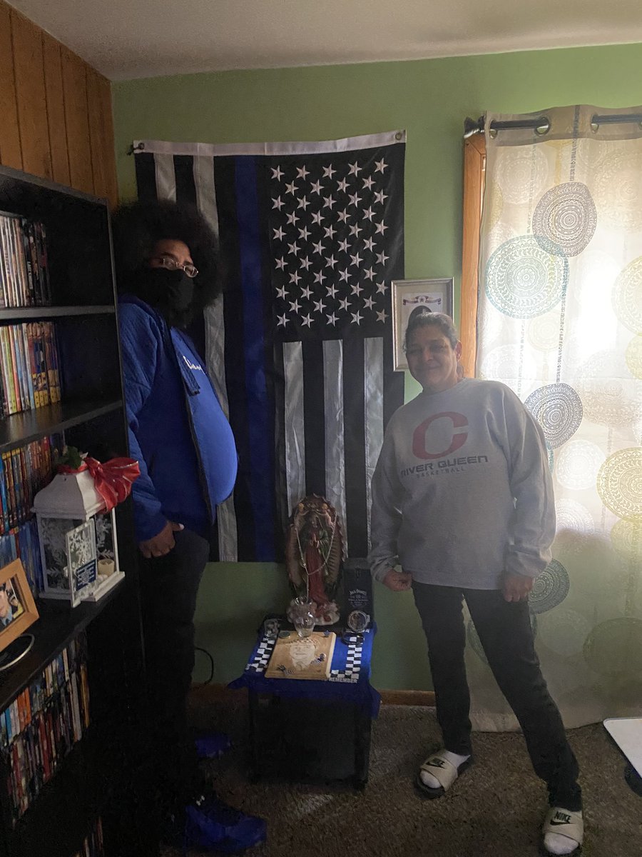 This morning The Helen &amp; Joe Foundation along with Officer Miles visited with Ms Jimenez and delivered a recliner for her to rest and relax on, thank you officer Miles for taking time from your day to do this with us!!Officer Jimenez gave the ultimate sacrifice for this city!!!