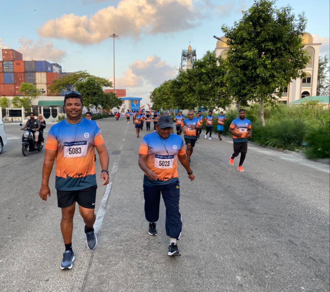 Portmv's tweet photo. The #PortSafetyWeekRun 2021 kicked off today from Hulhumale' International Terminal, with 300 runners taking part.
The aim of this run is to raise awareness on safety & promote a healthy lifestyle https://t.co/i41DIcZnvt
