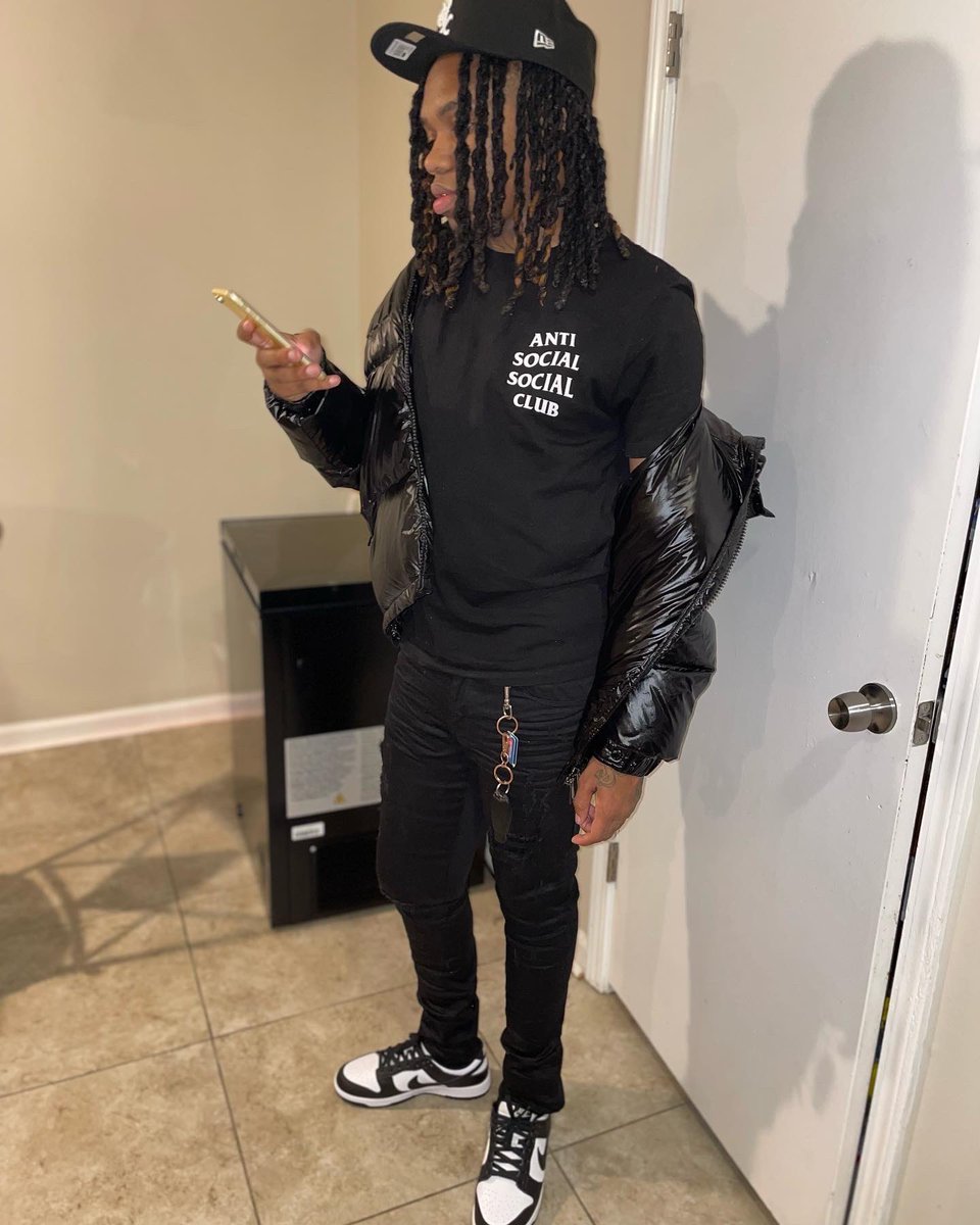 Tay2g_'s tweet photo. Niggas had me thinkin getting money wasn't normal i was knockin bows before my classes in the morning #ADDMEUP https://t.co/GWAwo2E44T