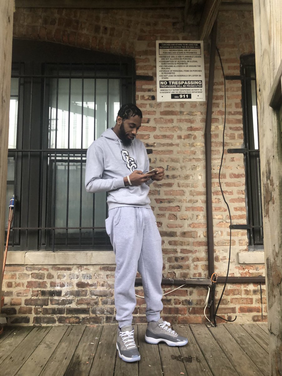 KahyoBossDat's tweet photo. Cools greys on a cool guy πππΎ #GGC #Bossdat https://t.co/P2X8kMLMD5