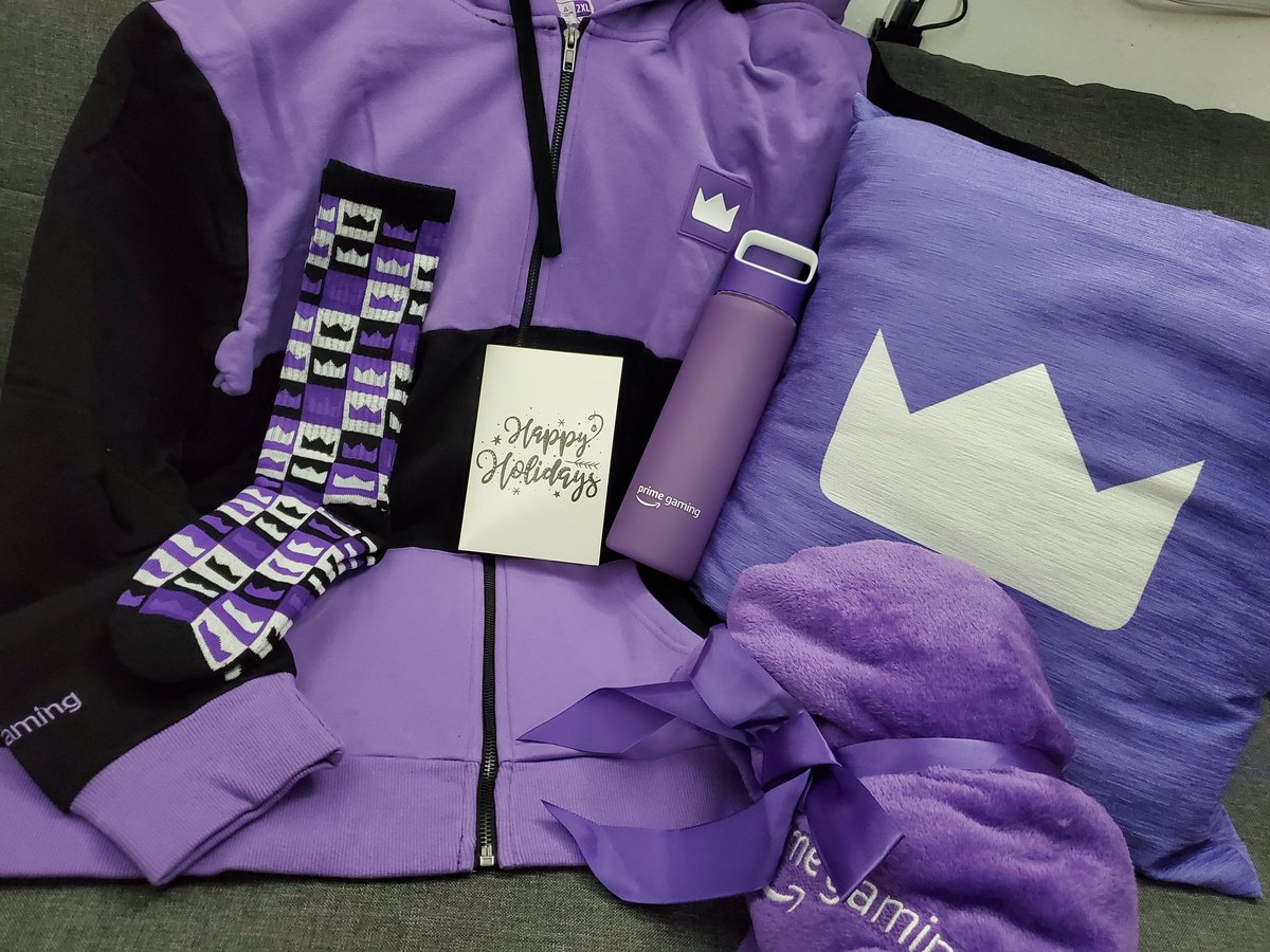 ayoEnigmaTV's tweet photo. YOOOOOOOOOOO!!
HUGE thank you to my man @Goobers515 & the lovely folks @primegaming for these amazing holiday gifts! I appreciate yall! πβ€οΈ
(I'm REALLY feeling this hoodie btw)
#PrimeGiving #PrimeGaming https://t.co/90lLa0QeIc