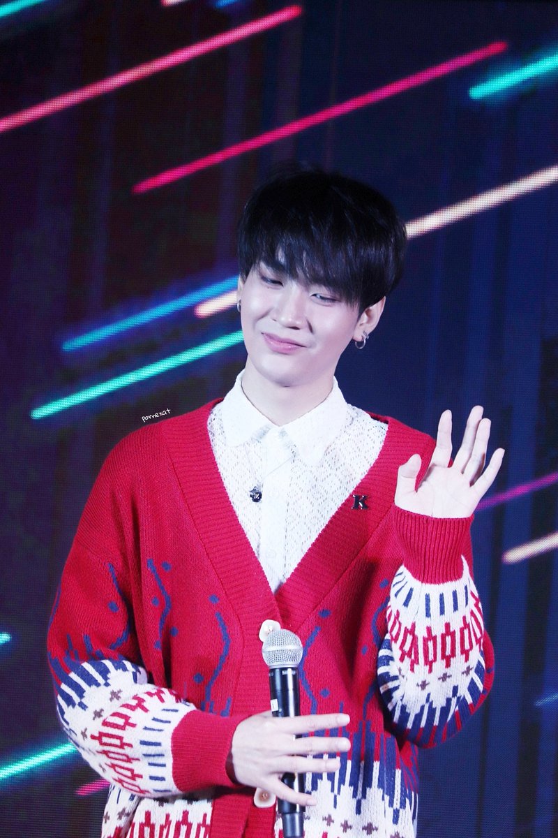 pOnExAt's tweet photo. หมดปีไม่หมดรักนะคุณ 

@KiimMon
#ขุณขิมมอญ
#MBKxBKC https://t.co/ROjXR3K38n