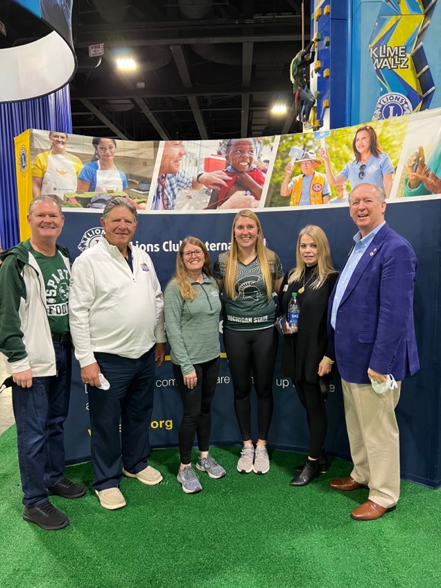 lionsclubs's tweet photo. It was a great day for football with Lions at the @CFAPeachBowl! Thanks to all the fans for stopping by and spreading kindness today. Learn more about how to volunteer with your local Lions club at https://t.co/54uewPtxaY! 🏈 🍑 🦁  #WeServe #CFAPeachBowl https://t.co/UdAHg4J8IQ