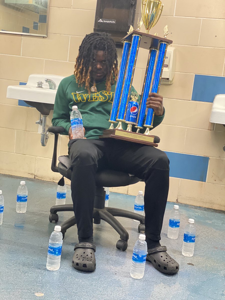 WestAthletics18's tweet photo. Your hydration specialist could never. https://t.co/zvtC5v59se