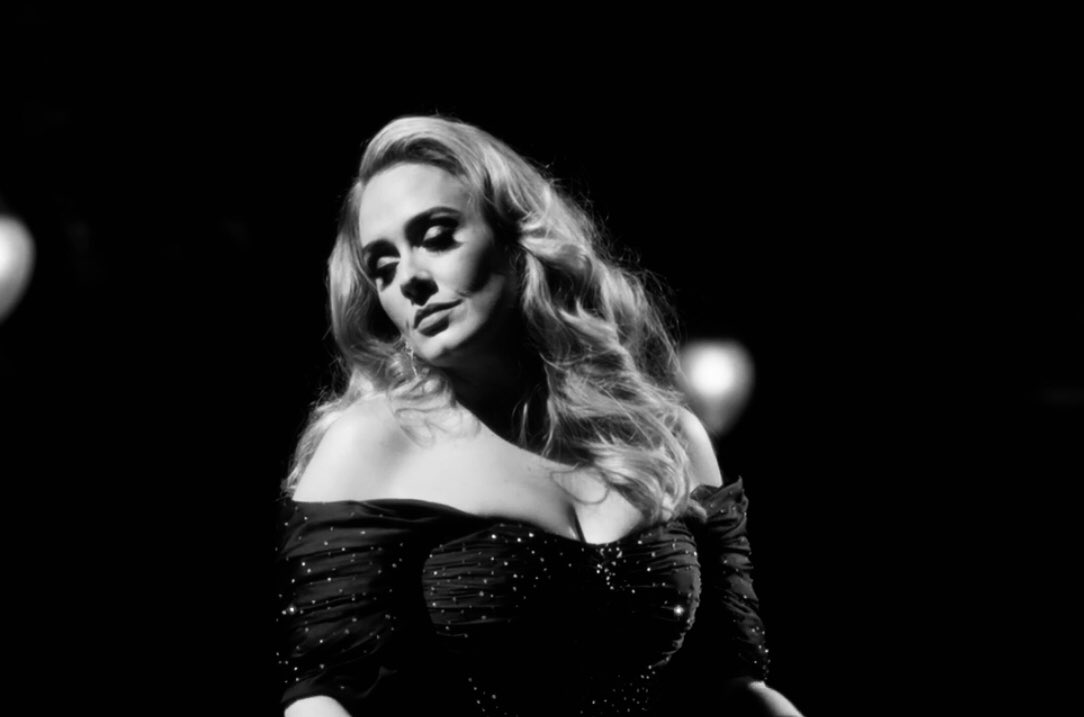 GRAMMYs about Adele’s “30”: “Adele at her most vulnerable (...) which resulted in her most raw and powerful work yet”. #Adele30 https://t.co/sou3xShoPJ.