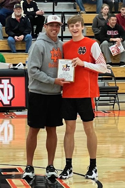 NDJrHFCA's tweet photo. Southwest Indiana Fellowship of Christian Athletes is proud to honor athletes from our area who are selected for demonstrating the four core values of FCA which are: Integrity, Serving, Teamwork, and  Excellence. Congrats Markus Britton https://t.co/CATrptVFVv