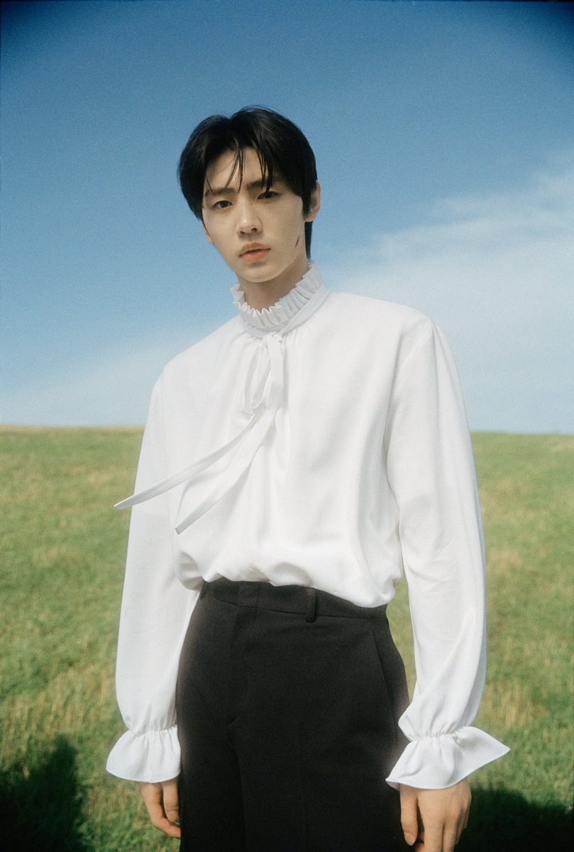 vanteamour's tweet photo. ♡ ⃗. . — day 364

 ( ⛸ )  ¡salieron las fotos del concepto yet! este definitivamente es uno de mis favoritos contando todos desde el debut, hoy te veré en la weverse con, mucha suerte hoonie 🤍 https://t.co/iQymXc3o90