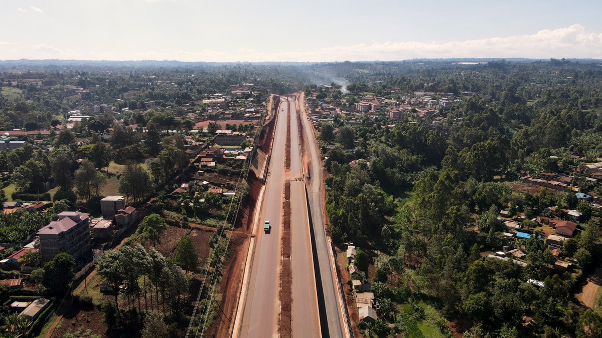 Of course they will say that Uhuru Kenyatta worked harder than any other president Kenya has ever had. 
The WESTERN BYPASS has been expanded and linked with the SOUTHERN BYPASS.
Rironi ABC road expanded to 6 lanes and linked with the EXPRESSWAY. What a network!#TheYearThatWas