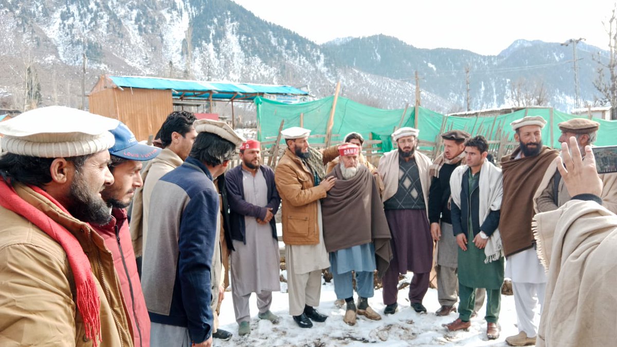 ANPOPakhtunkhwa's tweet photo. اے این پی اپر دیر کے زیر اہتمام حلقہ پی کے 10 کوہستان کمراٹ تھل کلان بالا کے میں مختلف جگہوں پر شمولیتی تقاریب، درجنوں افراد نے اپنے خاندانوں سمیت مختلف پارٹیوں سے مستعفی ہوکر اے این پی میں شمولیت اختیار کی۔
#ANP | #ANPUpperDir https://t.co/uXFJaTGMdh