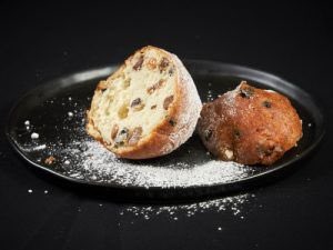 2021, het was wederom een prachtig half jaar. Wij wensen jullie en onszelf voor 2022 een prachtig heel jaar. 

En zoals we in Twente zeggen; twee halven maakt ook een heel’n <a href="/hugodejonge/">Hugo de Jonge</a> <a href="/MinPres/">Rob Jetten</a> 🥂🍾

Good goan en tot zitze bie de Smidse. 
#blijfgezellig #Smidseleven