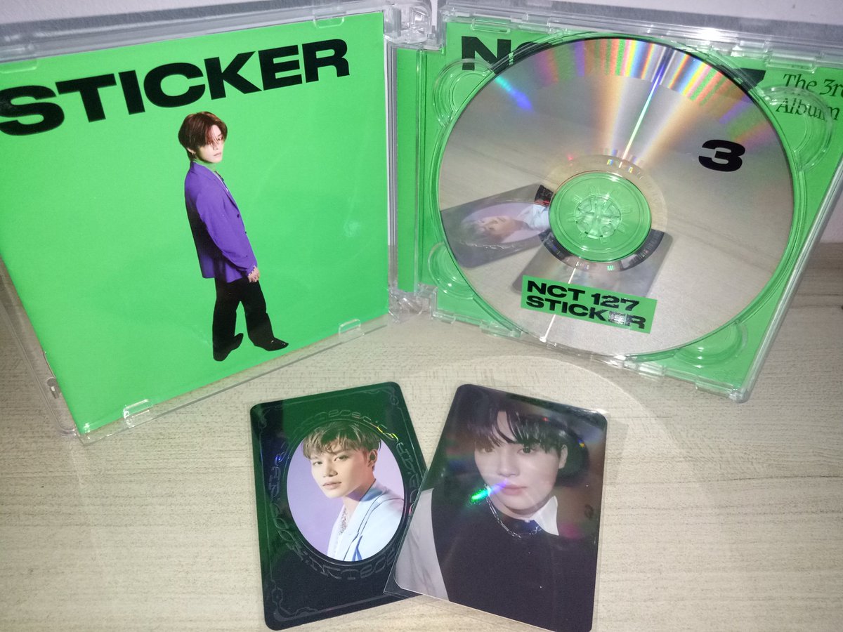 erixunqis's tweet photo. Taeil and haknyeon dah sampai π thank you @taellucasvr for your service and the freebies ππ yuta jc ui ππ
#izzfeedback https://t.co/vMNpZ2SrtN
