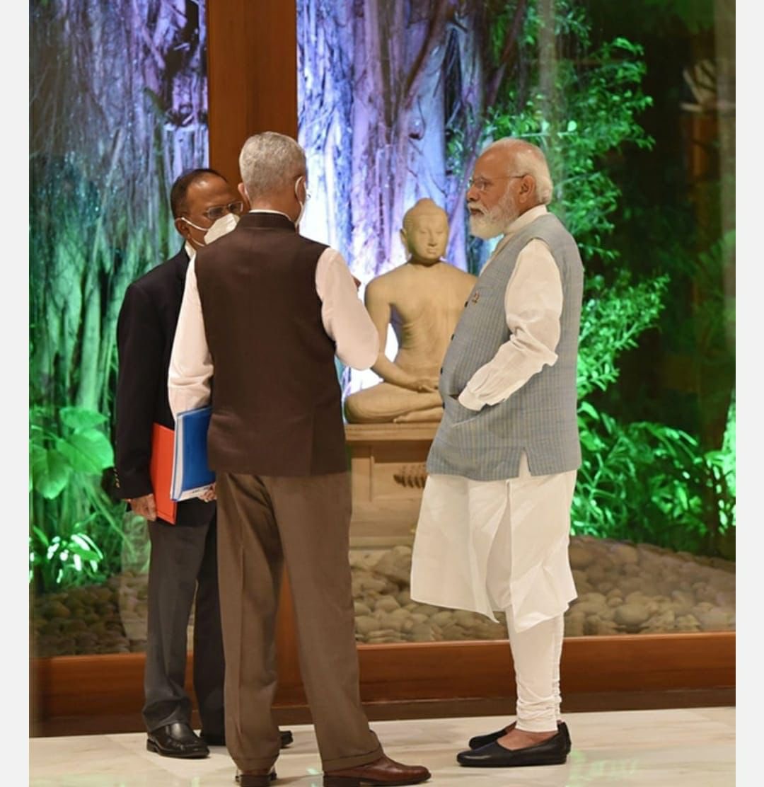 navikakumar's tweet image. Wish I was a fly on the wall on this occasion. Stories for a week. @narendramodi @DrSJaishankar #AjitDoval.