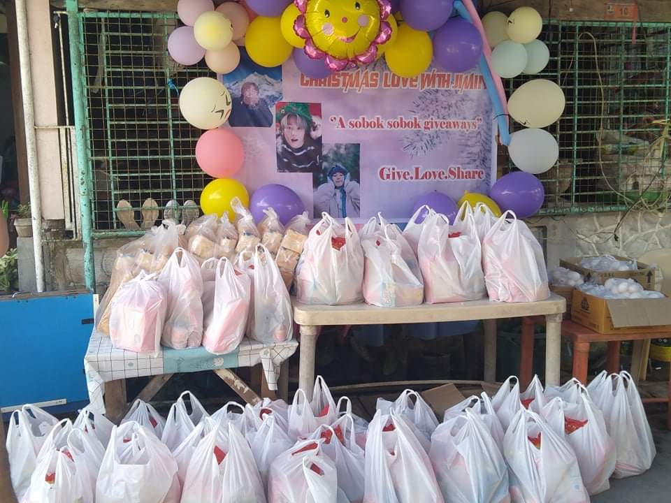 JiminUnited's tweet photo. We would like to thank our Team Jimin from the Philippines who organized this project. With Jimin, it is always a holiday ! 😘

-Christmas Love with Jimin-
  A sobok-sobok give-aways
       https://t.co/Fci1kk2k0U.SHARE https://t.co/dJmWmMcV02