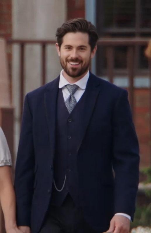 alexAGP2's tweet photo. On this last day of 2021 !!! I wish you all a good 12/31/2021 !!!!
And to celebrate this one, nothing like this beautiful smile
@ChrisMcNally_ 🖤
#hearties #wcth #whencallstheheart #lucasbouchard #lucasbeth #Love https://t.co/R2CcmXbRvY