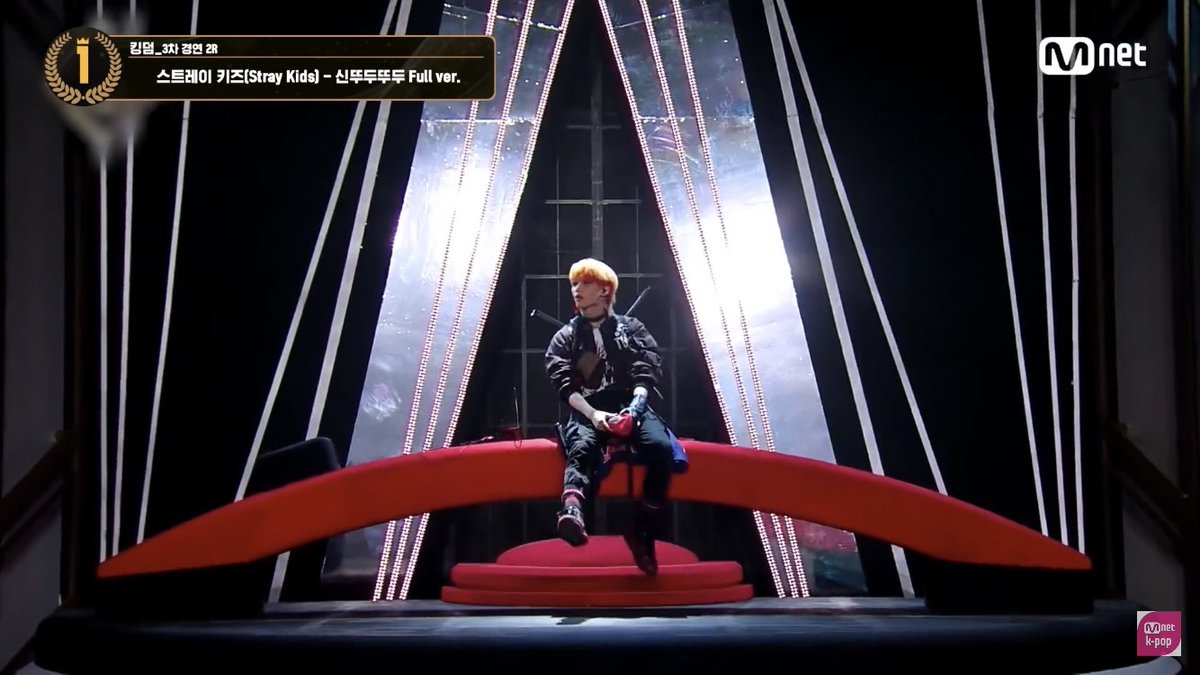 stayspedia_id's tweet photo. Stray Kids God's ddu du ddu du full ver. Menempati urutan pertama dalam Mnet K-pop top 10 video yang paling banyak dilihat pada tahun 2021 dengan viewers sebanyak 27.956.179 views

🔗 https://t.co/wx3bdSjajc

#StrayKids #스트레이키즈 #Stayspedia @Stray_Kids 🕊️ ©SE0CHANS https://t.co/COPoDxOmst