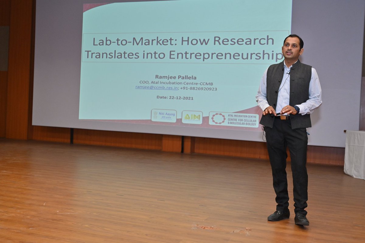 Entrepreneurship & Career Hub tweet media