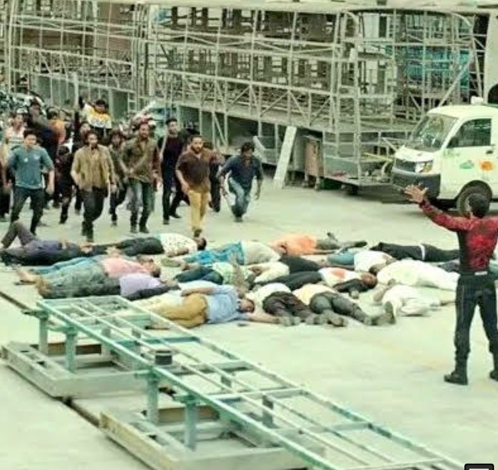 FranceThalaAFC's tweet photo. Villain role might be challenging one @ActorKartikeya 💥

#GlobalReachValimaiTrailer #ValimaiTrailer #Valimai https://t.co/oS4EeYSDbT