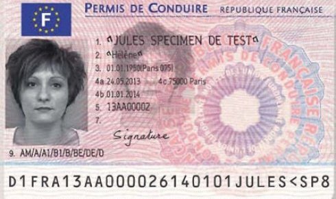MarseilleMag's tweet photo. Le mot « permis de conduire » apparaît pour la première fois dans le décret du 31 décembre 1922, dit code de la route. @ciotatconduite @LesVoituresCom 
(Re)découvrez l'histoire et l'évolution du permis de conduire en France de 1851 à aujourd'hui
https://t.co/WgmeK58OzO https://t.co/ITSWR3vlyk