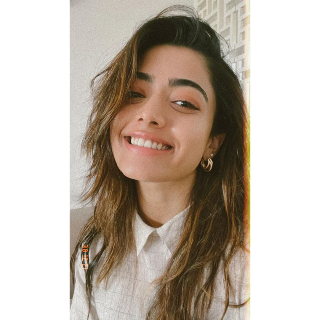 RashmikaFanArmy's tweet photo. Addicted To That Cutest Smile From Her 😘❤️ @iamRashmika :)

#5GloriousYearsOfRashmika
#RashmikaMandanna https://t.co/NHDJV7wpW7