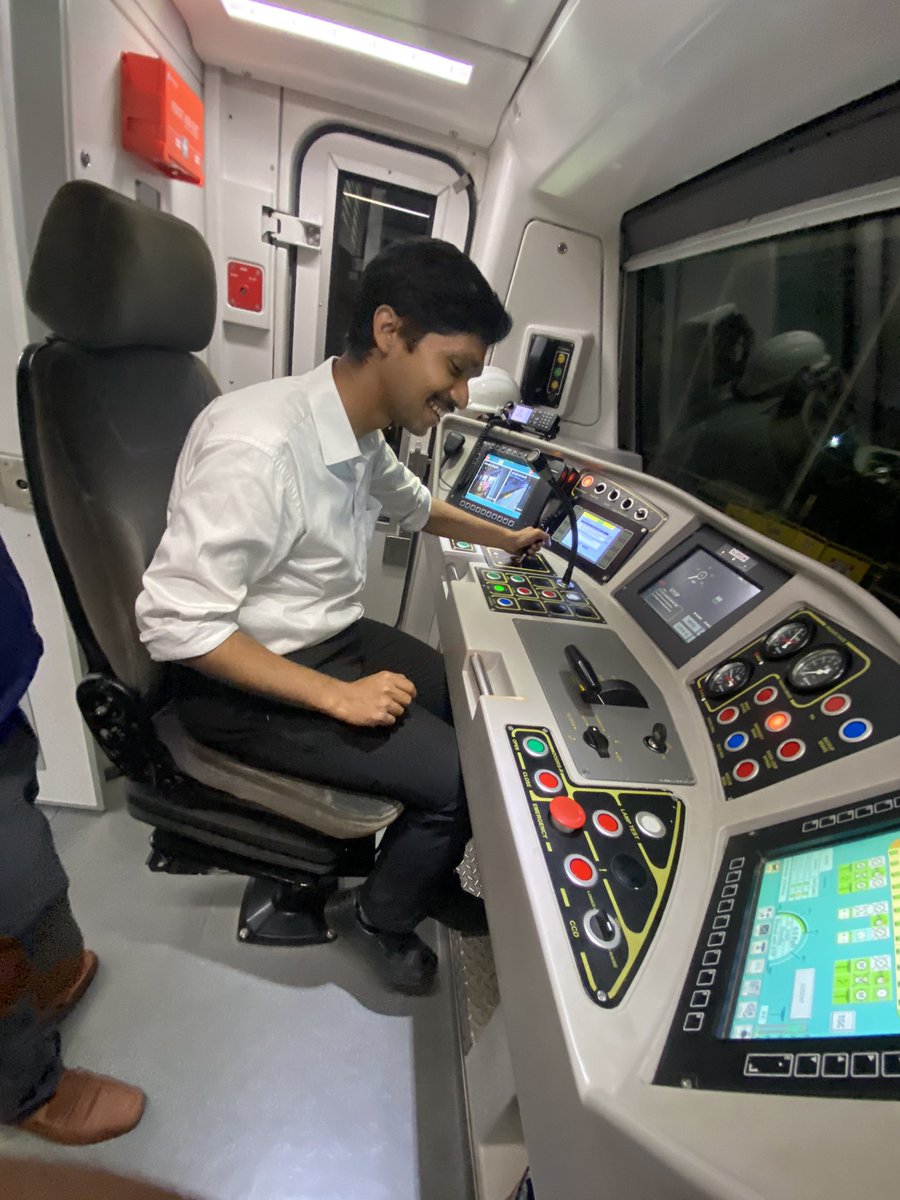aranyaksaikia's tweet photo. A visit to the #kochimetro control centre and depot at #muttom gave an insight into its functioning. A nearly automated system ensures kochi metro has one of the highest safety&amp; punctuality stds. Got my opportunity to be a pilot as well, in the depot of course. #godsowncountry https://t.co/Zbit7s7jNG