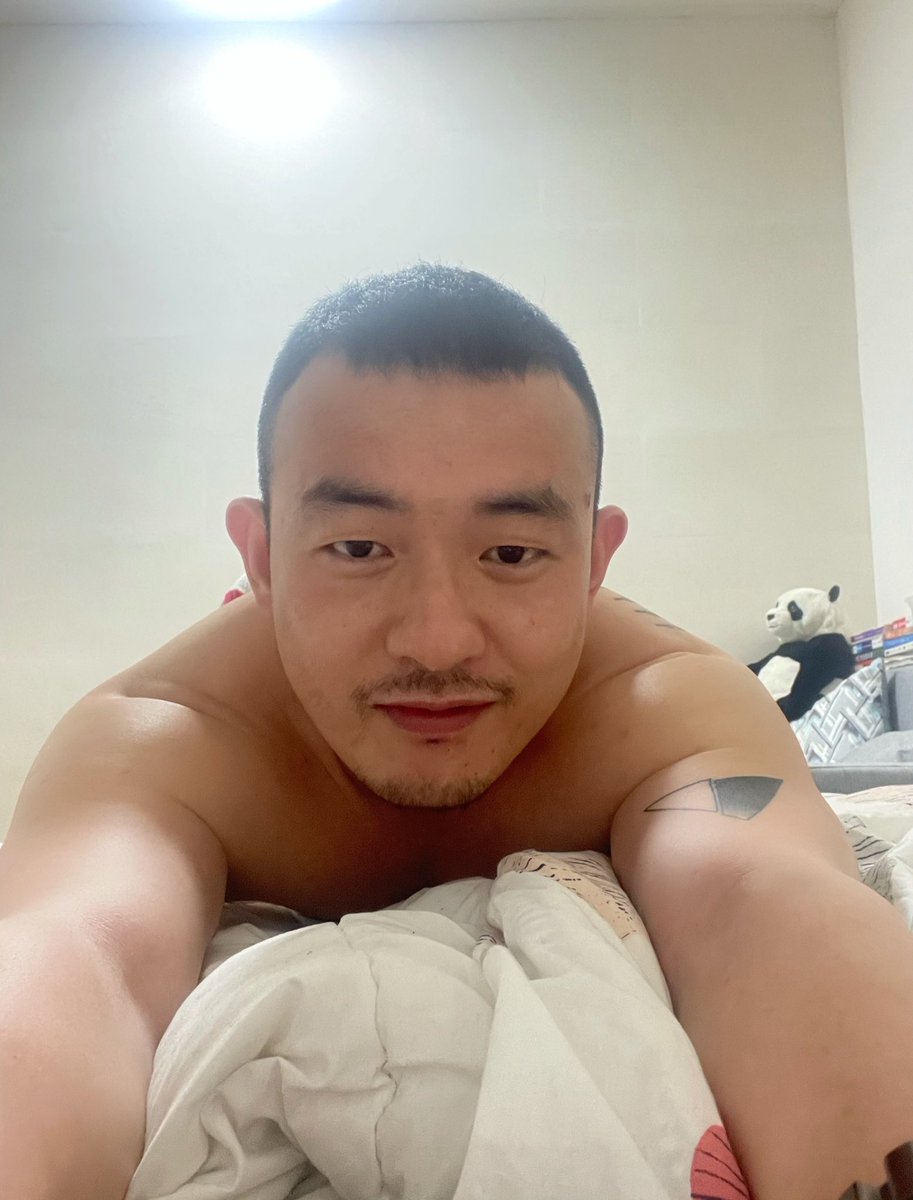 又要一年跨年时,新年快乐。happy new year 2022 ,#成都按摩 #成都gay #成都SPA #成都同志按摩 #成都gay按摩 #同志按摩