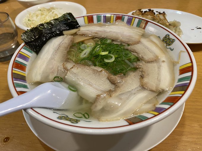 今年最後のラーメンは赤穂の塩ラーメン!

上品で癖がなくて誰でも美味しく頂けるタイプ 