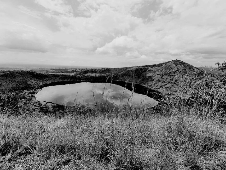 PeopleOf_Uganda's tweet photo. #7 Crater lakes in Uganda go as far back as 8,000 years ago.
That is when they were formed as a result of volcanic activity.
1/1

https://t.co/OmMLLopCc5

#NFT #nftcollectors #nftart #nftdrop https://t.co/w1EXanZ2vv
