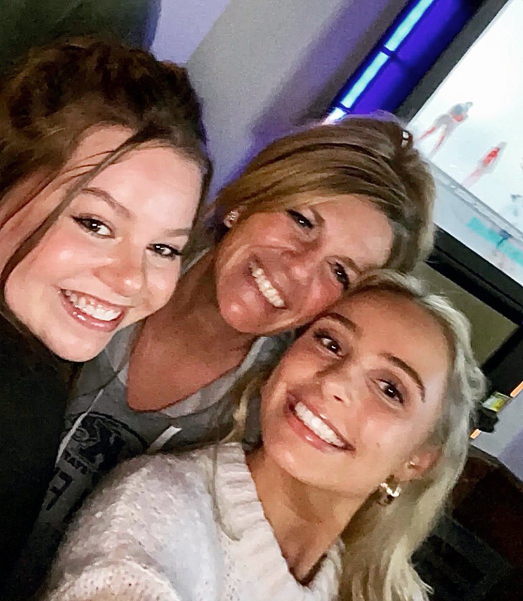 Ice-Breaker Queens?!
Probably not. But, we tried. 💙