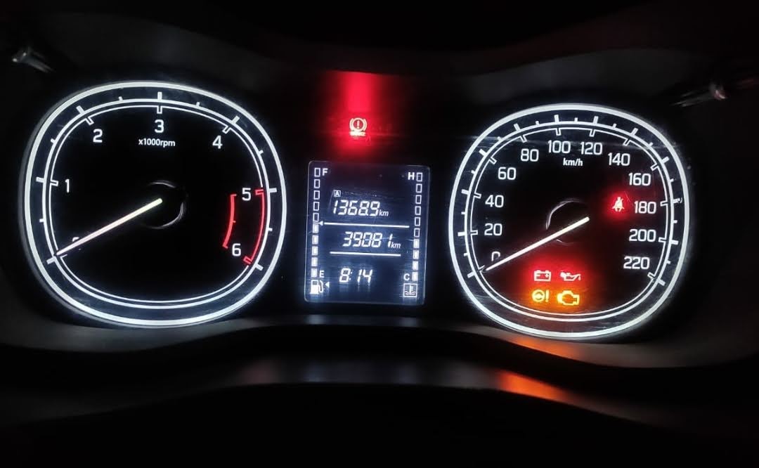 kkraju4u's tweet image. Hi @ZoomCarIndia, Why you are asking for a refuelling fee even though we returned the vehicle with same or more fuel level. I&apos;ve pending payment against toll fees which I couldn&apos;t do as a unnecessary 432 rs of refuelling fee is added to it. Booking ID: JPS693XWL