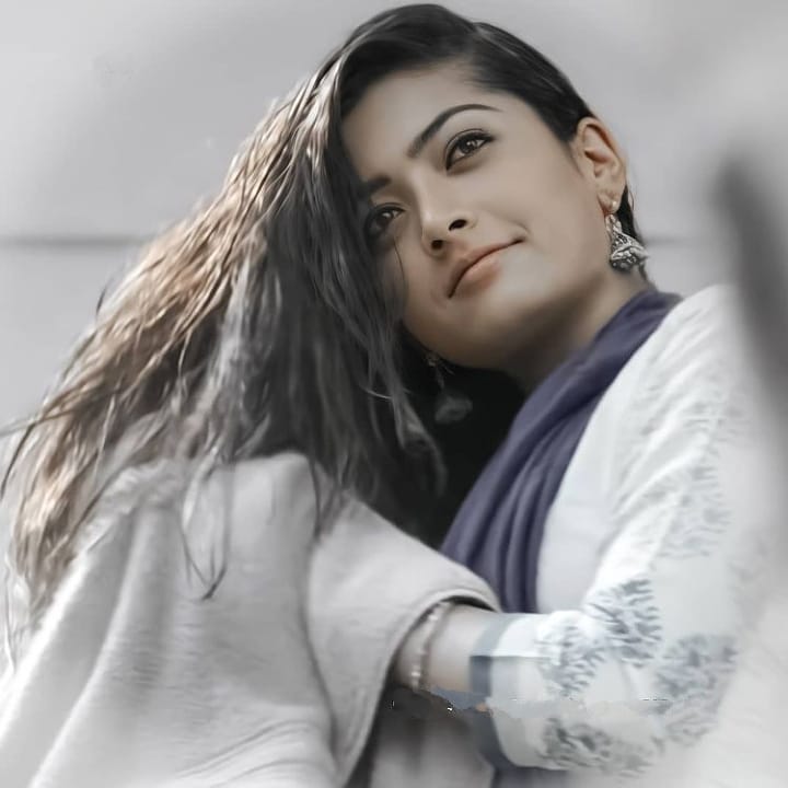 cini_verdict's tweet photo. Good morning @iamRashmika

#ಸಾನ್ವಿ ಯನ್ನು ನೋಡಿದ ತಕ್ಷಣ ಬರುವ ಮೊದಲ ಭಾವನೆ

ಬೆಳಗೆದ್ದು ಯಾರ ಮುಖವ ನಾನು ನೋಡಿದೆ
ಅಂದಾನೋ ಅದೃಷ್ಟನೋ ಮುಂದೆ ಕುಂತಿದೆ

5 ವರ್ಷಗಳಾದರೂ ಈ ಸಲುಗನ್ನು ಯಾರು ಮರೆತಿಲ್ಲ ಹಾಗೂ ಮರೆಯುವುದಿಲ್ಲ

ಎಲ್ಲೆ #ಸಾನ್ವಿ ಎಂಬ ಹೆಸರು ಕೇಳಿದರೂ ಕಾಣಿಸುವುದು ನೀವೇ
#5GloriousYearsOfRashmika
#RashmikaMandanna https://t.co/vQ1ZkPx5q4