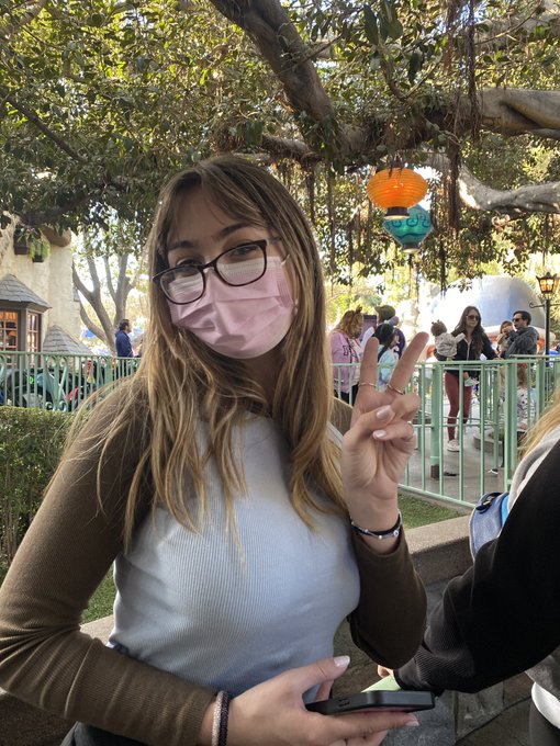 Disneyland 4 the first time :D https://t.co/lCZrT6OTRF
