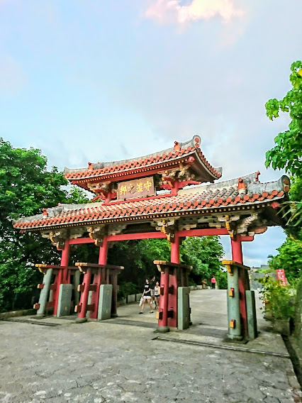 沖縄風景 守礼の門