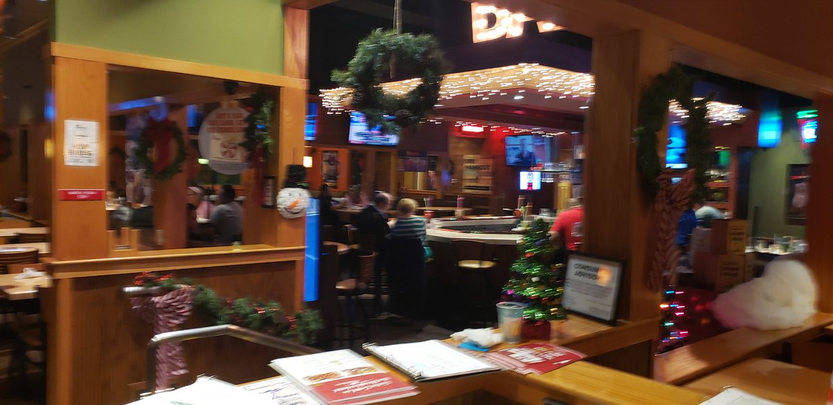 gatorfreds's tweet photo. @Applebees hey guys, you should shutdown your restaurans in Orlando area, I went to 2 different locations today, they are under staff, service is horrible even being empty, you are loosing all your loyal customers https://t.co/JVVxQ7dSuK