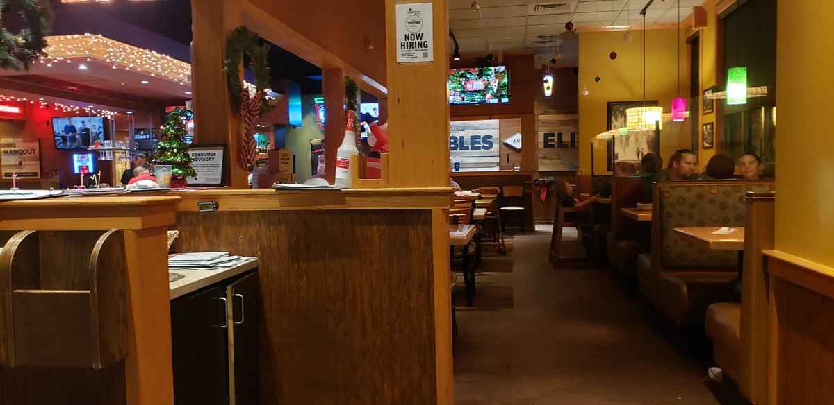 gatorfreds's tweet photo. @Applebees hey guys, you should shutdown your restaurans in Orlando area, I went to 2 different locations today, they are under staff, service is horrible even being empty, you are loosing all your loyal customers https://t.co/JVVxQ7dSuK