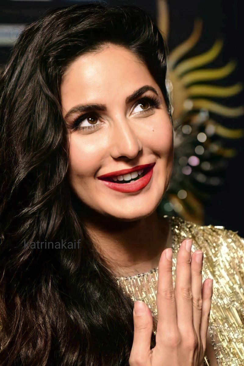 Goodbye 2021...Will always be remembered as most glorious year for us ❤️
#KatrinaKaif #Katrina