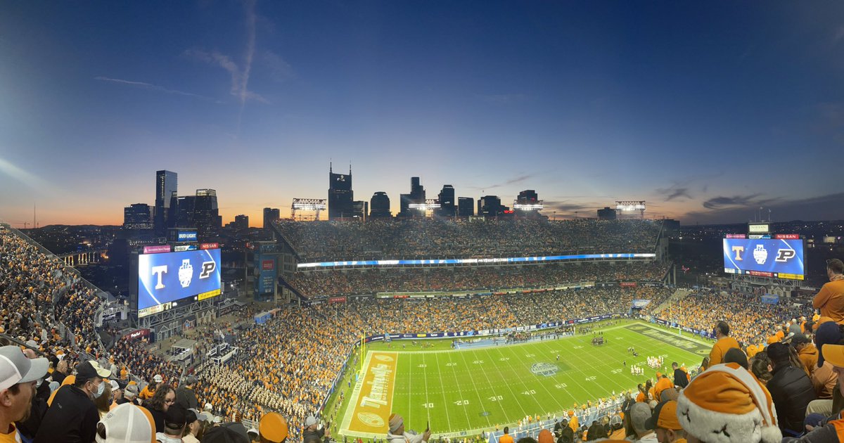 AllVolGomez's tweet photo. @Vol_Football @VolNation @MusicCityBowl  
Great game for sure. Ref Calls…well we can see twitter for that judgment. #allvol#gbo proud of you guys! gBO! https://t.co/bUYL5eCZkp