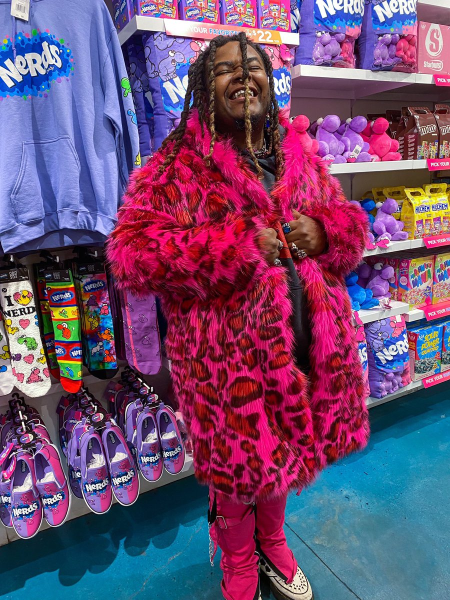 BreezyxSupreme's tweet photo. It’s my Birthday 🥳 All I want is y’all to buy or stream my music, thank you in advance  💕 https://t.co/mELrxu9zt5