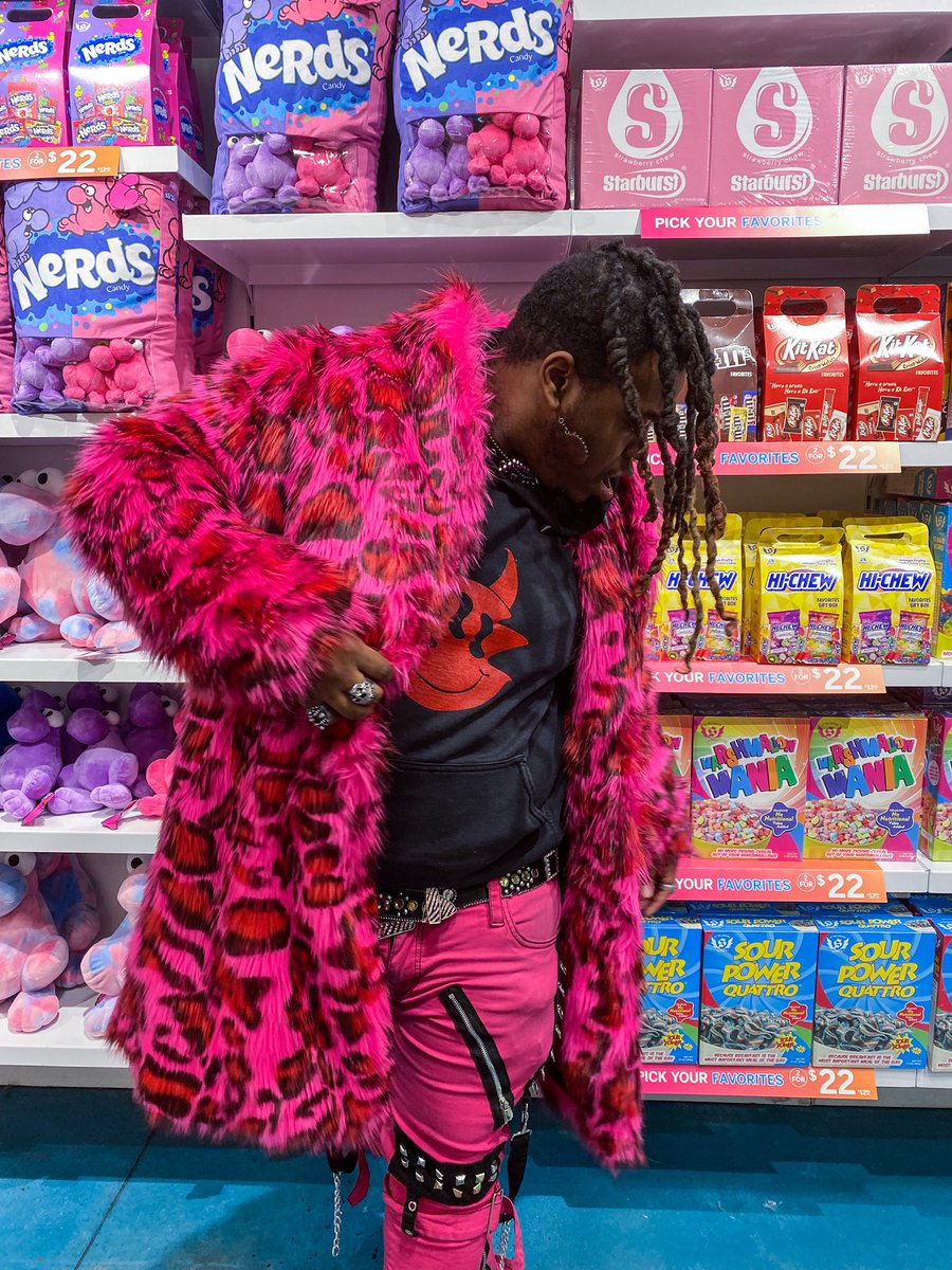 BreezyxSupreme's tweet photo. It’s my Birthday 🥳 All I want is y’all to buy or stream my music, thank you in advance  💕 https://t.co/mELrxu9zt5