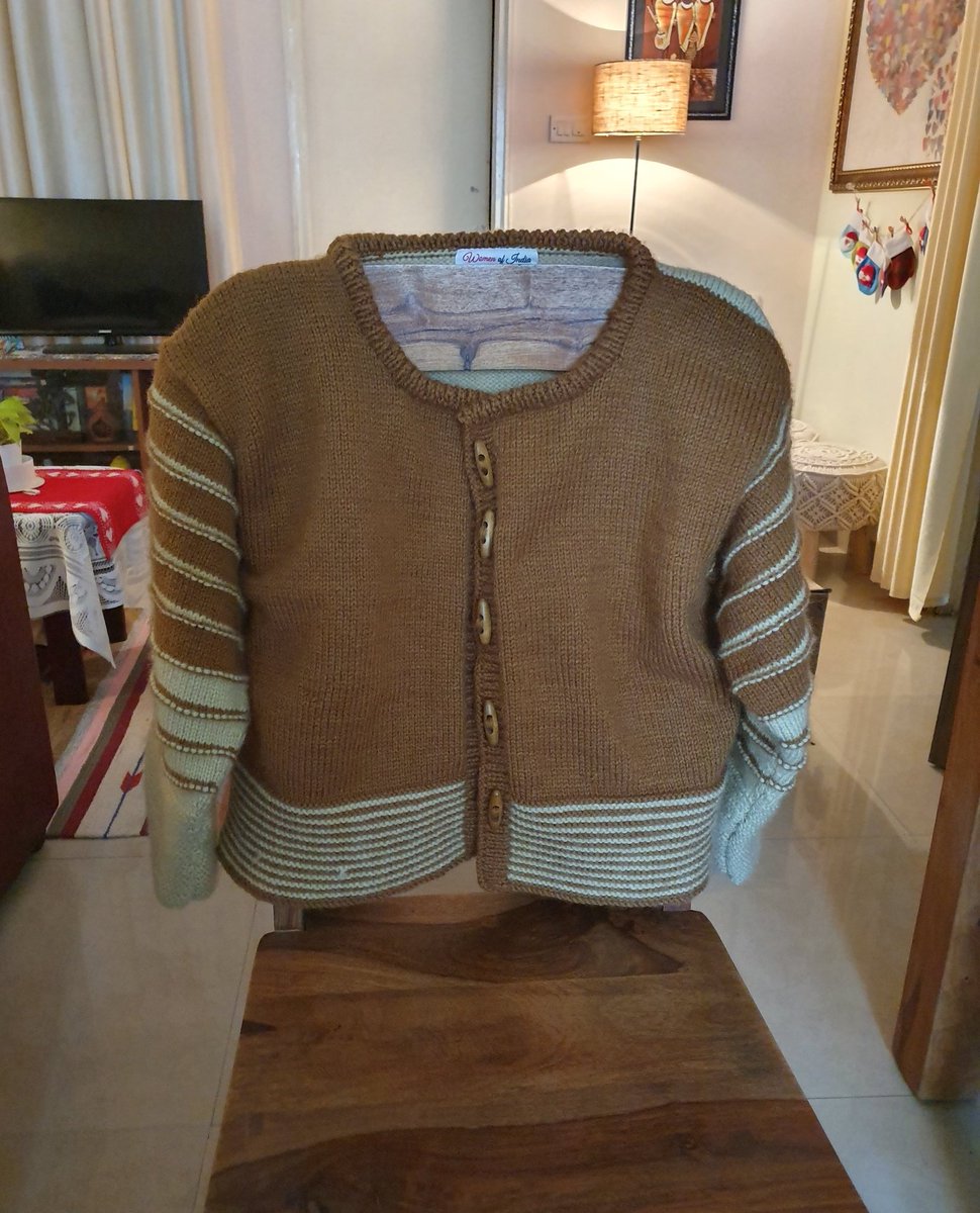 Urmila92531581's tweet photo. A cardigan from @women_than hand knit with heavy wool in beige and brown in XXL size. A smart, elegant one and for some reason is giving that "country" vibe. We are taking orders 😊 Wish you and your loved ones a happy new year 🍁🍂💓
#woollensweater #handknitcardigan #customised https://t.co/VaqLZnWO2D