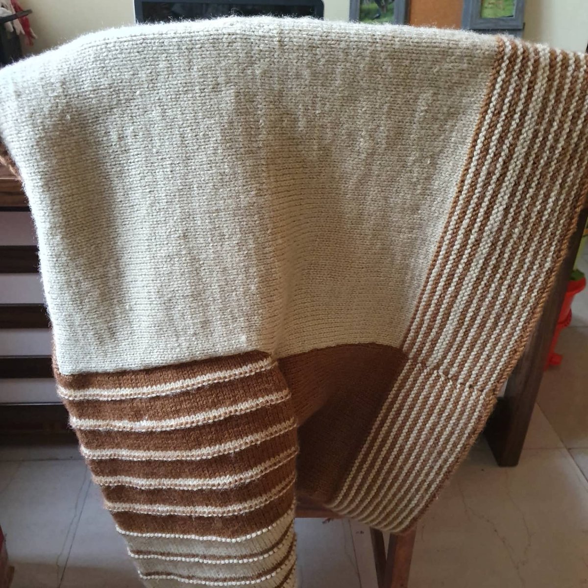 women_than's tweet photo. A cardigan from @women_than hand knit with heavy wool in beige and brown in XXL size. A smart, elegant one and for some reason is giving that "country" vibe. We are taking orders 😊 Wish you and your loved ones a happy new year 🍁🍂💓
#woollensweater #handknitcardigan #customised https://t.co/ZxVvJbqf8B