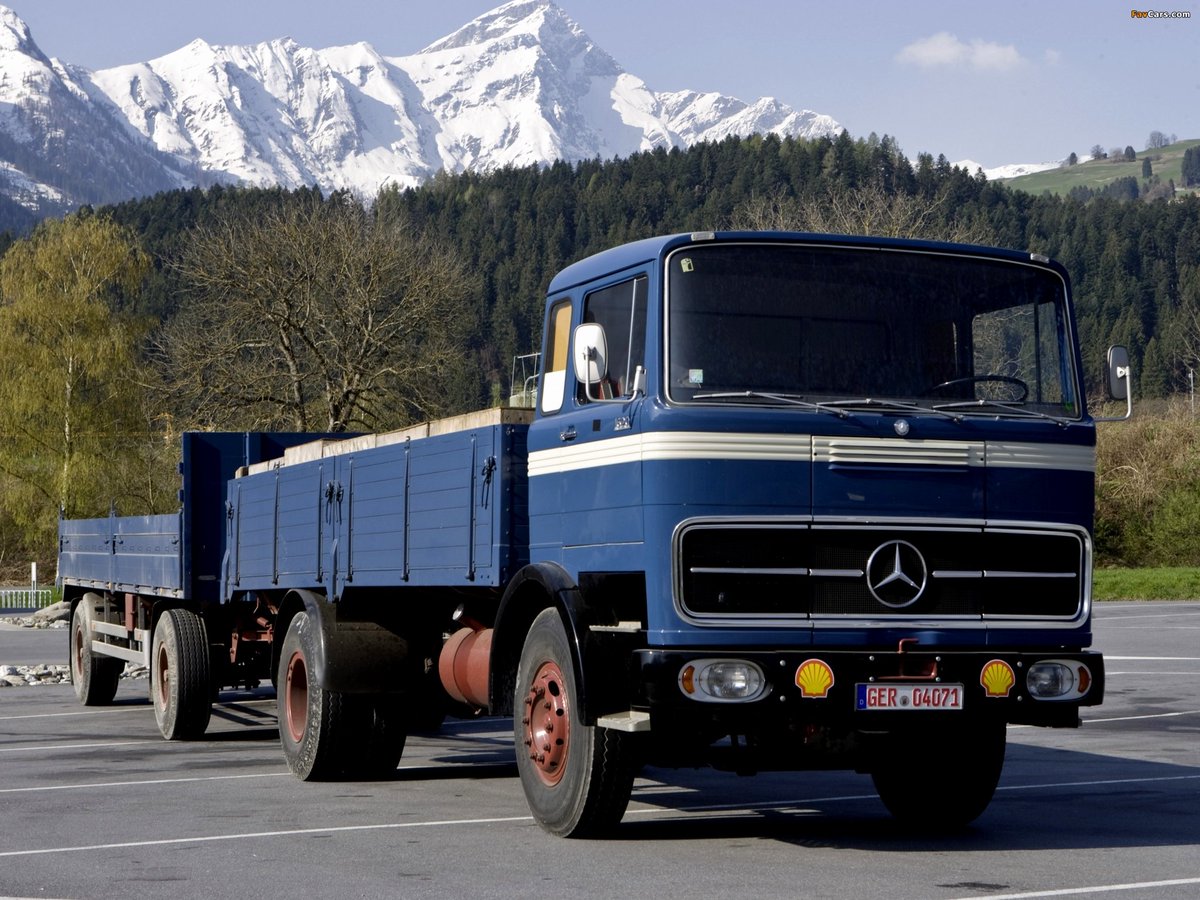 Грузовик benz. Мерседес-Бенц Mercedes-Benz LP 1620. Mercedes Benz 1620. Mercedes Truck 1970. Грузовик Мерседес 1620.