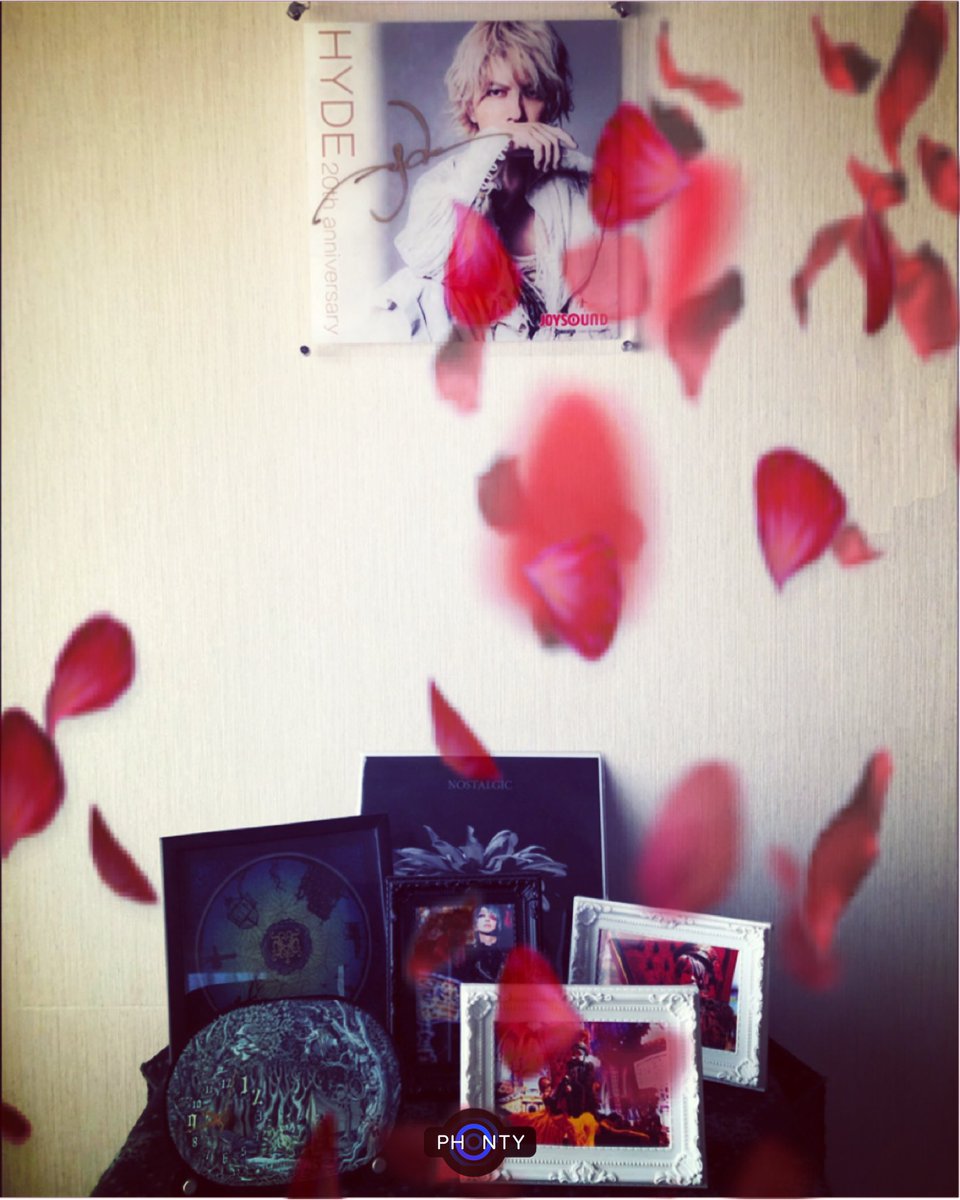 pritomoe's tweet photo. 4年ぶりにHYDEさんのサインが当たったので固定ツイート用に。次はL'Arc-en-Cielのサインが当たりますように！ https://t.co/wvbXmSwiIR