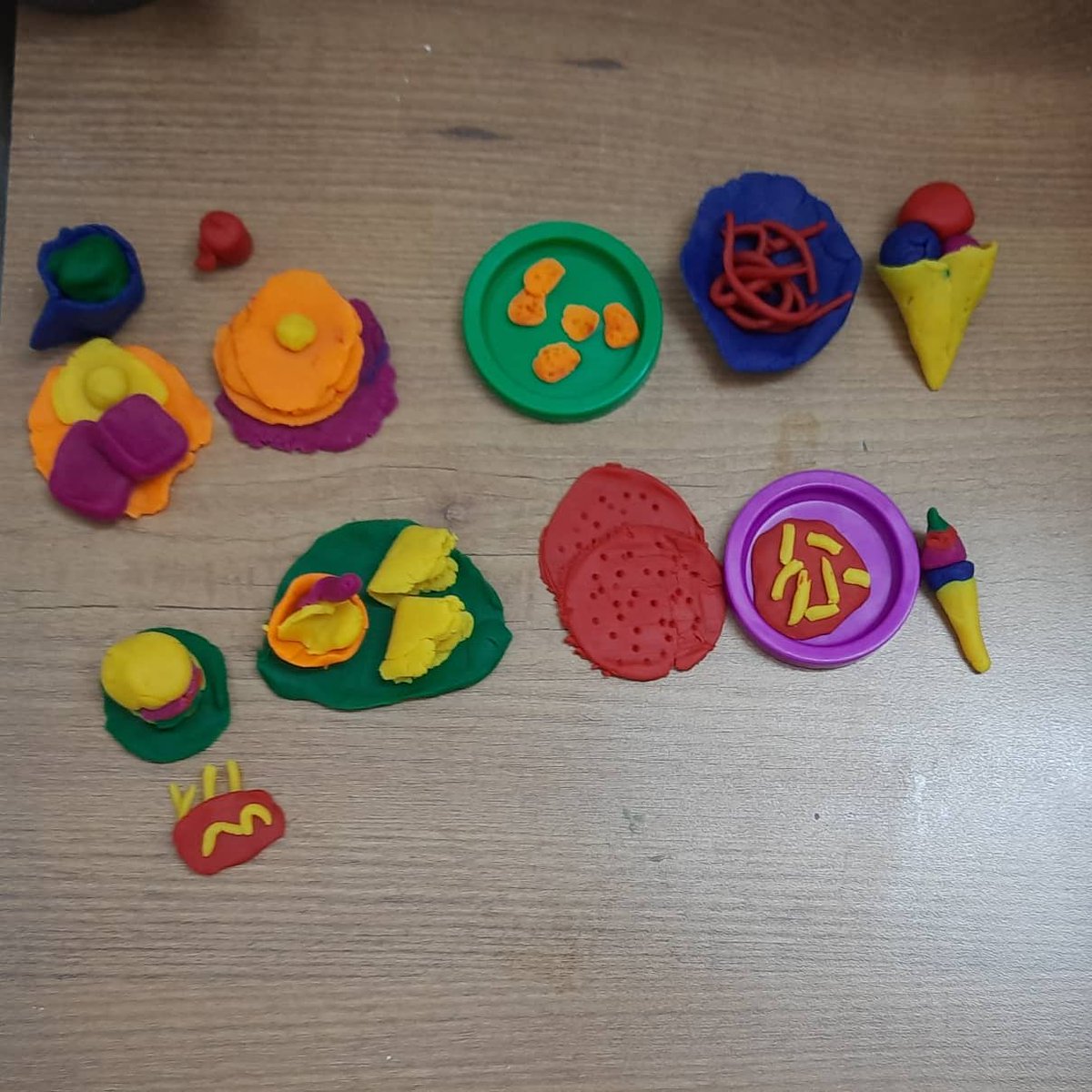 KiducateTweet's tweet photo. "#PLAY is the highest level of learning." 
Albert Einstein
Thr is something satisfying about #miniatures, especially with @PlayDoh ! Little Ms.S &amp; I had so much #fun making this 4 course miniature meal plan. My girl actually prepared a #menu &amp; prepared these cute little #foodie https://t.co/3C3K33dAtv