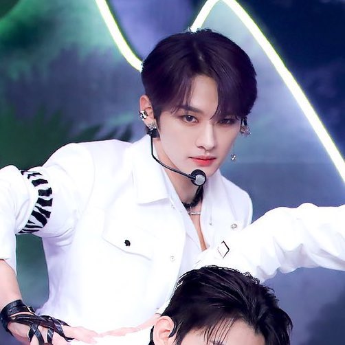 knowxyobogi's tweet photo. 와씨 레전드훈녀 https://t.co/ngmFIEvMu2