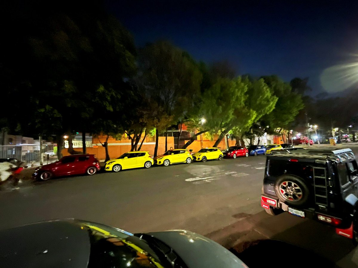 BushidoSuzukiMx's tweet photo. 🔰📸😎🔥
Y así fue la última reunión casual del club, para despedir este año, que pese a todo nos permitió mantenernos unidos y seguir creciendo, con la promesa de más reuniones a bordo de nuestros @suzuki_mex 
#lastoftheyear #carpic #swiftsport #jimny #zc82s #zc32s #zc33s #swift https://t.co/lylZTKQQdI