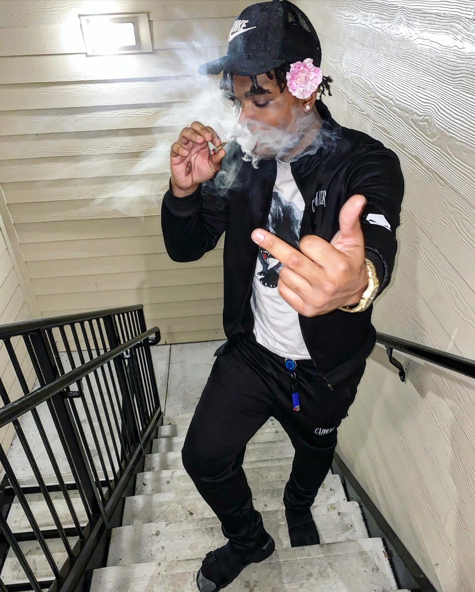 Capp_god's tweet photo. Feeling like I’m YODA wit dis WISDOM  cause I know ALOT … counting up da extra inna trap I might go buy sum stocks 🤫 YALL GO TAP IN AND SUPPORT DA KID EVERYTHING RESTOCKED DM ME ASAP THEY ACKIN FASHO I APPRECIATE THE SUPPORT IN ADVANCE 🤞🏽💯🤝#capplivesmatter #realrecognizereal https://t.co/lHtZaMF1Mv