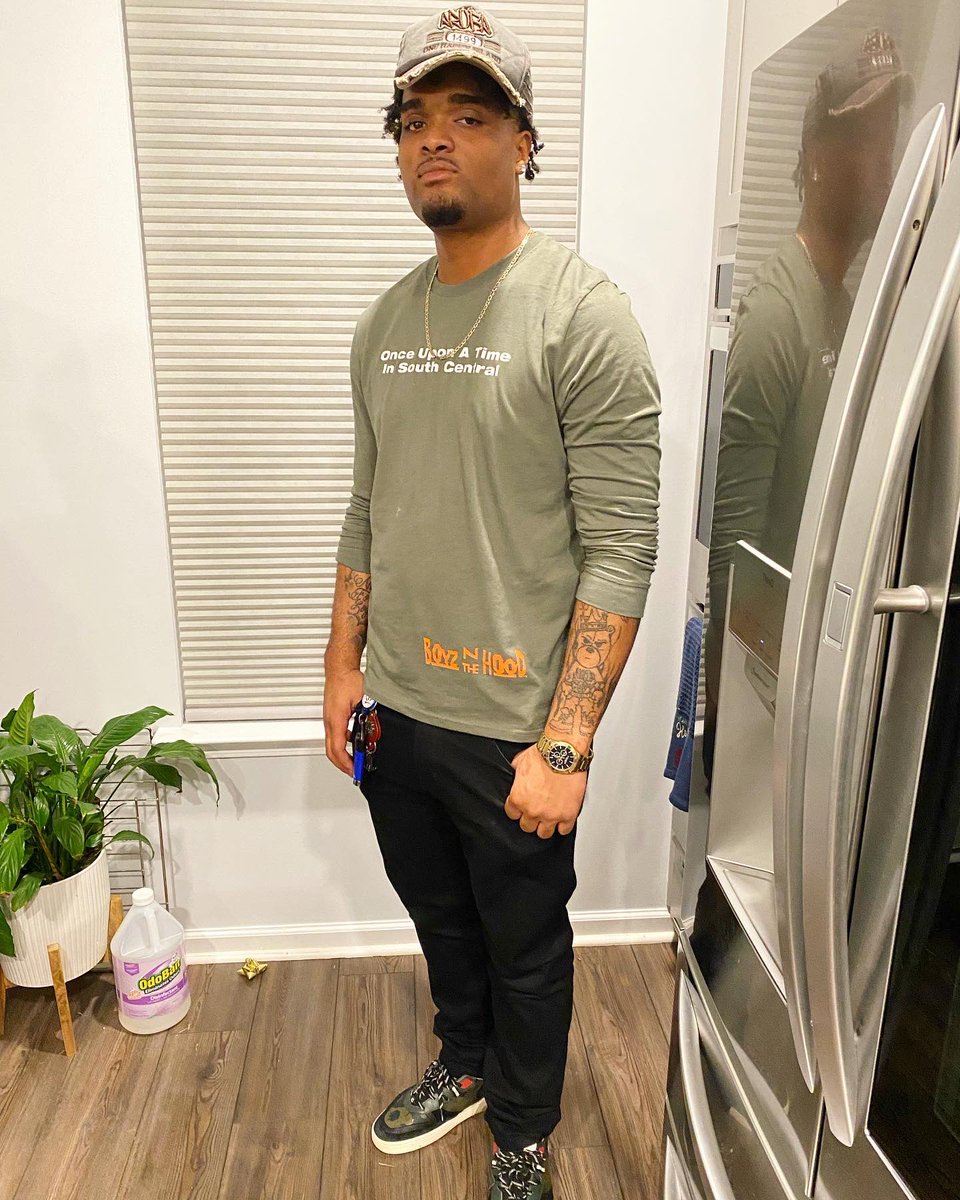 Capp_god's tweet photo. Niggas finish once they post a throwback picture…. 🤦🏾‍♂️🔋🤞🏽💰 niggas had me thinking getting money wasn’t normal🤦🏾‍♂️🔋🆙 #reallycappn #capplivesmatter https://t.co/4M6M5OsKCp