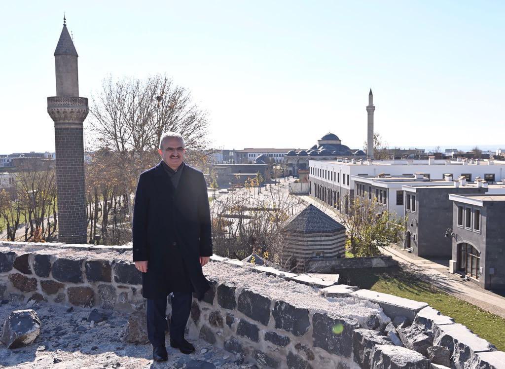 Münir Karaloğlu